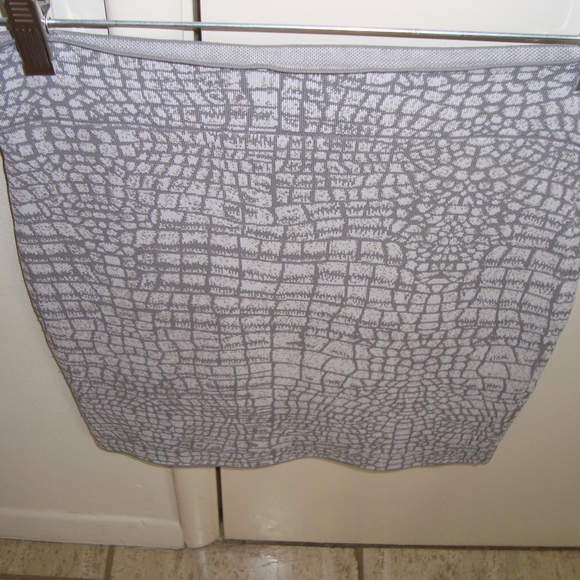 BCBG Max Azria Mini Short Skirt Greyish Snake Print Color - Picture 1 of 8